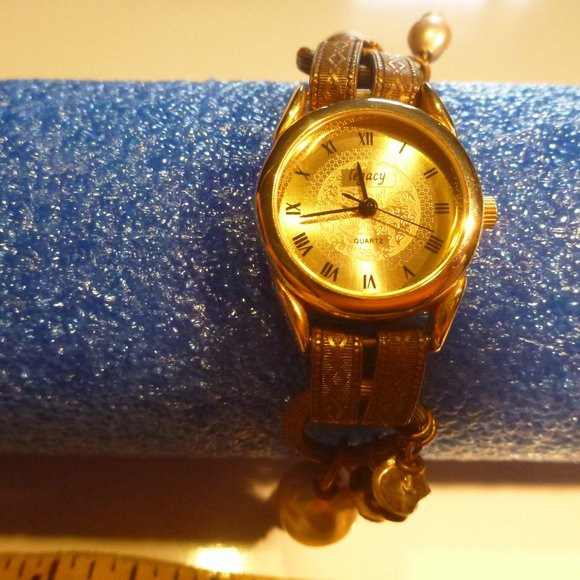 3 Unique and Functioning Watches - Picture 16 of 16